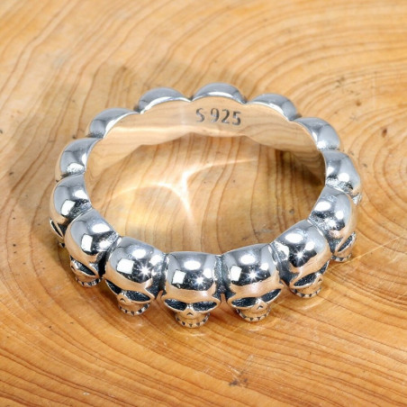 Bague crâne tête de mort en argent Sterling 925 vue proche