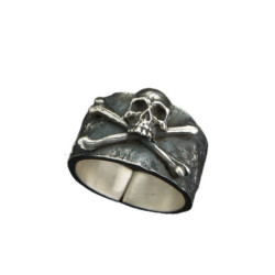 Bague  crâne de Pirate en relief