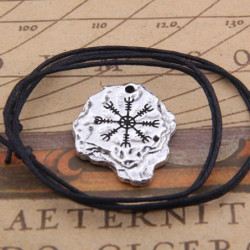 Collier Viking Pendentif de Protection Aegishjalmr - modèle 2