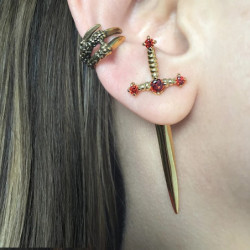 Boucles d'oreilles en épée avec brillant