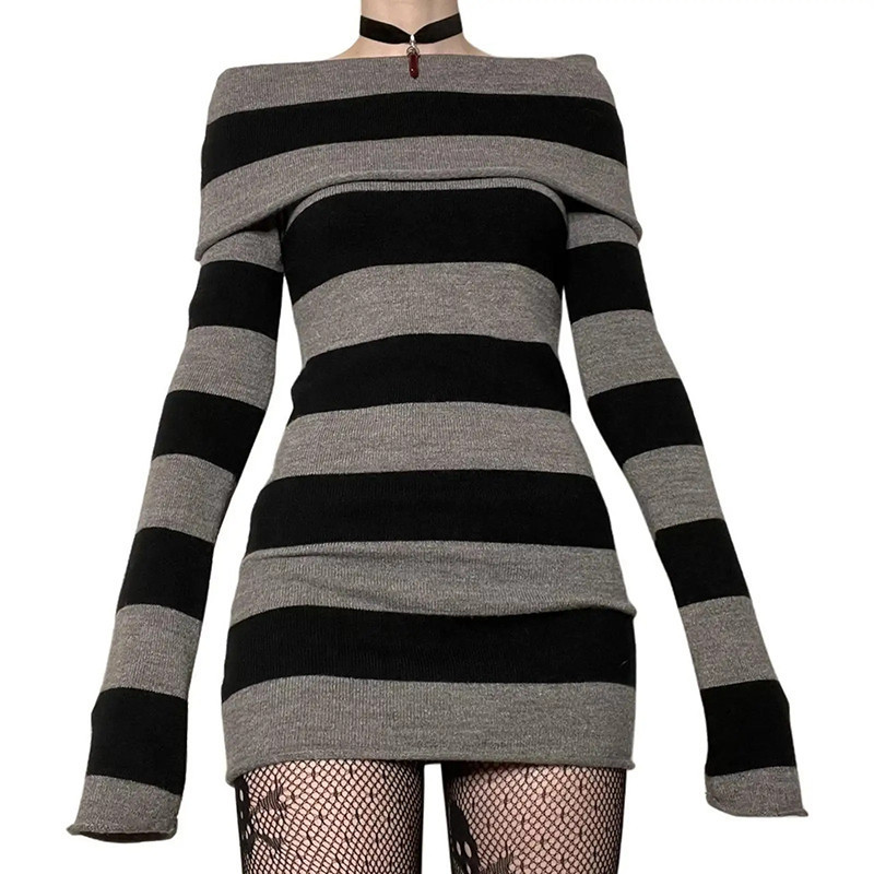 Mini-robe chasuble en polyester Col Bateau !