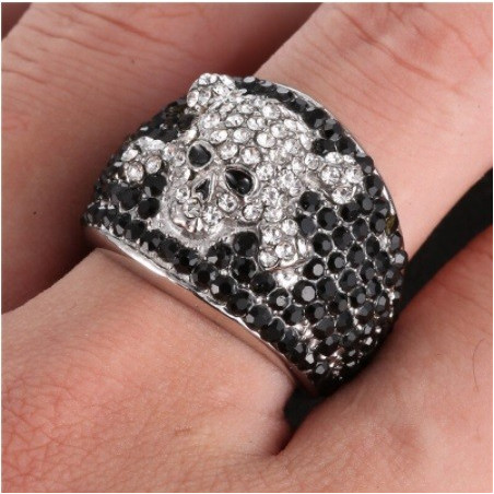Détails de la Bague Johnny Hallyday Tête de Mort