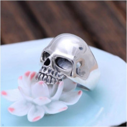 Magnifique Bague Tete de Mort Keith Richards en Argent