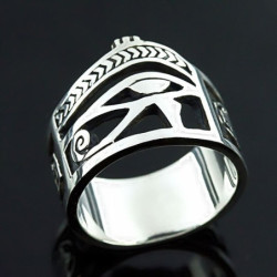 Bague Vintage pour hommes et femmes couleur argent œil d'horus vue dessus