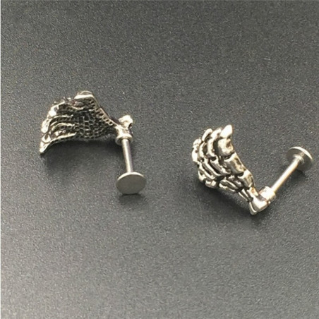 Piercing tête de mort main du diable pour les lèvres modele