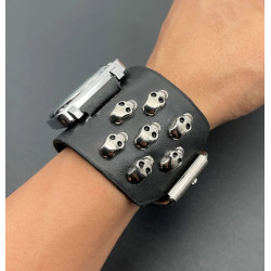 vue coté Montre Bracelet Tête de Mort Sabres Mortels