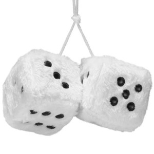 Dés en Peluche pour Rétroviseur de Voiture Couleur Blanc