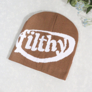 Bonnet avec inscription Filthy Modèle Marron