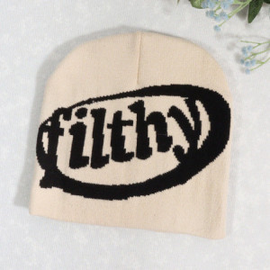 Bonnet avec inscription Filthy Modèle Beige