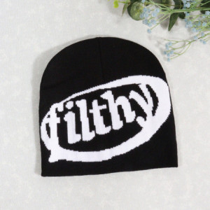 Bonnet avec inscription Filthy Modèle Noir