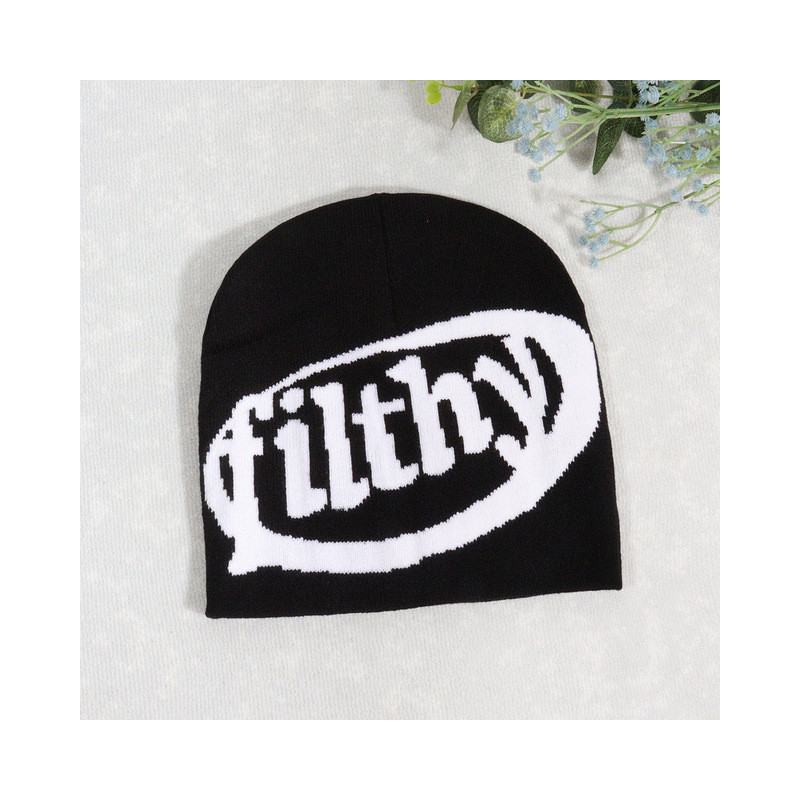 Bonnet avec inscription Filthy Modèle Noir