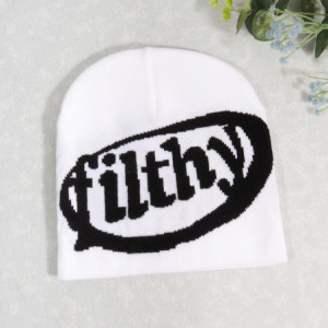 Bonnet avec inscription Filthy Modèle Blanc