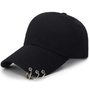 Casquette Punk Rock avec Anneaux de Metal Modèle Noir