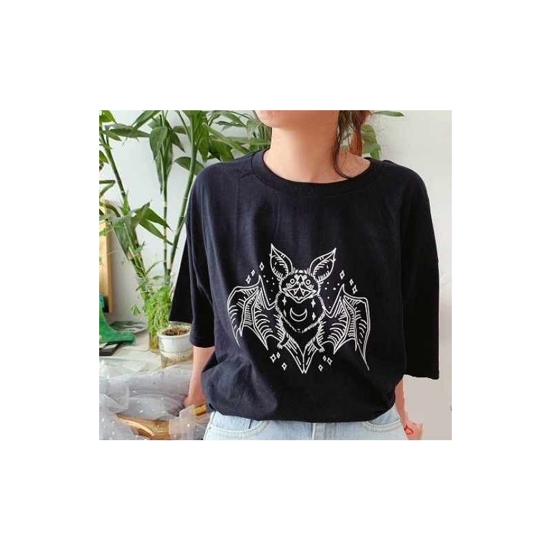 T-shirt Chauve-Souris Mystique Motif Astral et Géométrique Couleur Noir