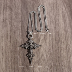 Dimensions Pendentif Collier Tête de Mort Gothique "Croix Sombre"