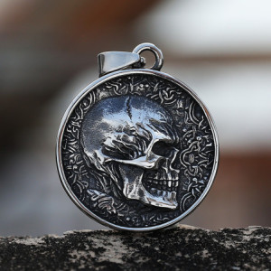 Pendentif Collier "Tête de Mort Infernale"