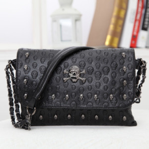 Sac à Main Tête de Mort Pirate Strass et Rivets Skull