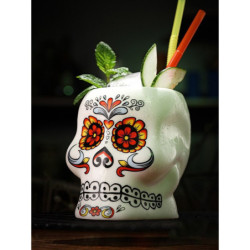 Verre tête de mort pour cocktail Santa Muerte