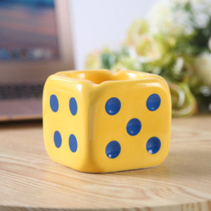 Cendrier en Forme de dés en céramique Jaune