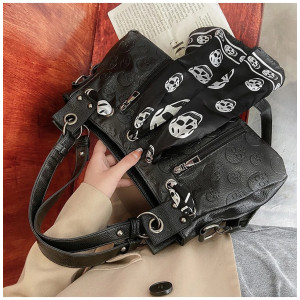 vue complète du Sac à Main Tête de Mort avec multiples motifs Skull et Foulard Tête de Mort