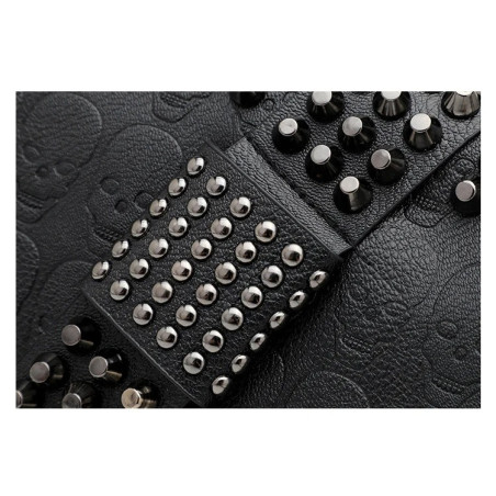 gros plan sur la sangle du Sac à Main Tête de Mort Rock Fermeture à Rivets