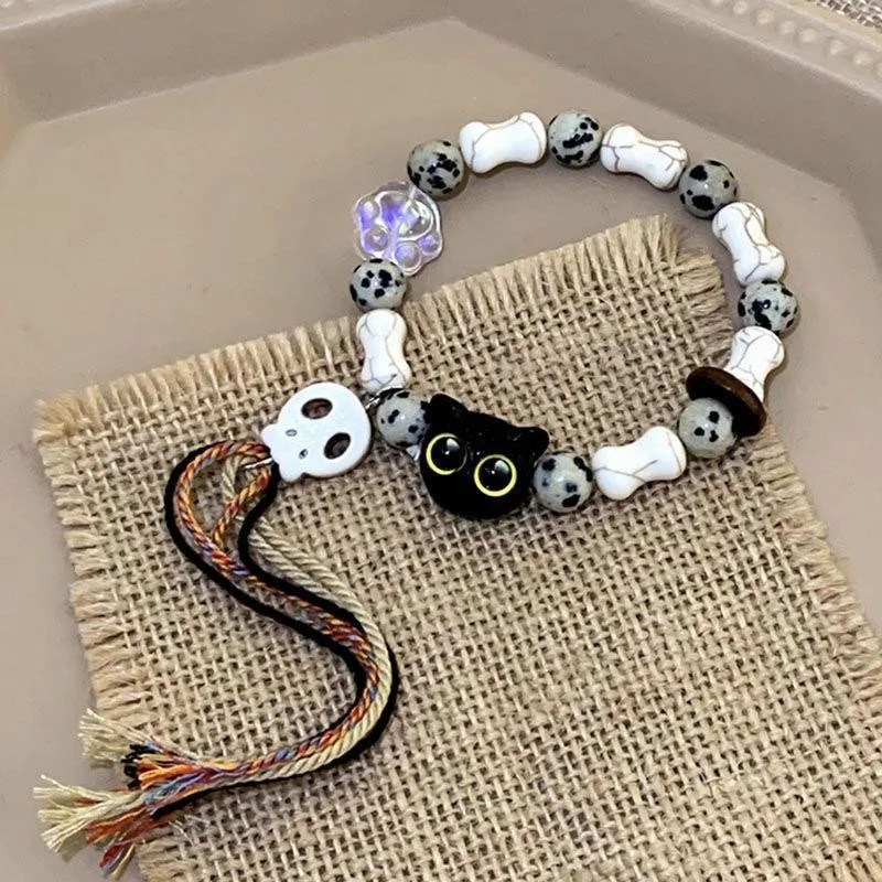 Bracelet Tête de Mort Gothique Chic Crâne et Chats Sorcéllerie avec Perles en céramique model 4