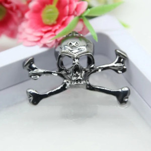 Broche Tête de Mort Punk Rock Pirate