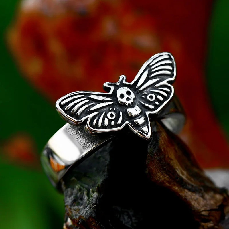 Bague Gothique Papillon de Nuit Petit Crâne