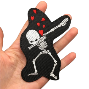 Magnifique Patch Brodé Tête de Mort Squelette Dab et coeur