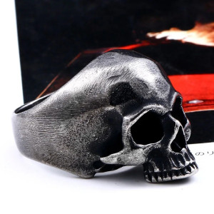 gauche cote Bague Tête de Mort Demi-Crâne - 2 couleurs au choix !