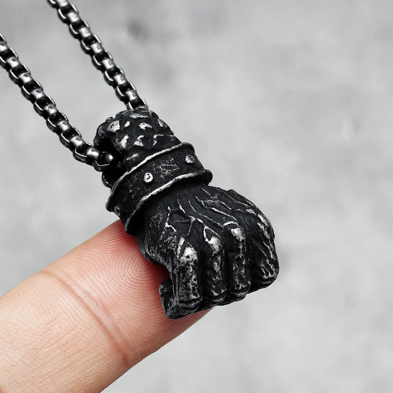 Collier Poing Biker "Never Surrender" – Acier Inoxydable | 4 Couleurs
