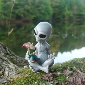 détails complets de la Figurine Alien et Nain de Jardiin "Namasté MotherFuckers"