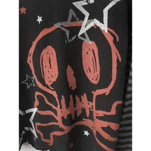 gros plan T-shirt Tête de Mort Gothique Skull et étoiles à manches longues