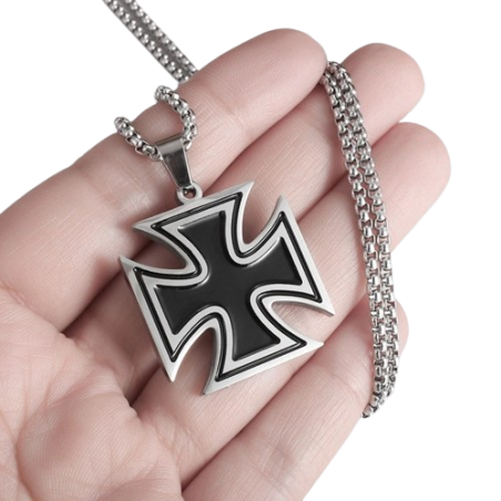 Magnifique Pendentif Croix de Fer Élégance Moderne