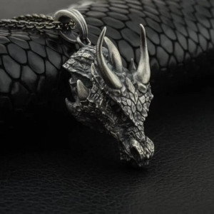 Collier Pendentif Tête de Dragon