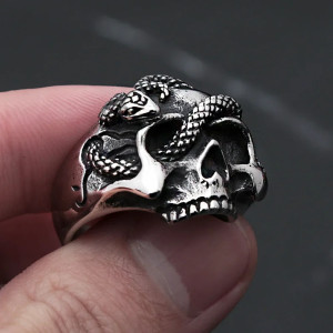 Magnifique Bague Tête de Mort Crâne Serpent Ossuaire