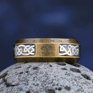 détails de la Bague Viking Sagesse d'Yggdrasil