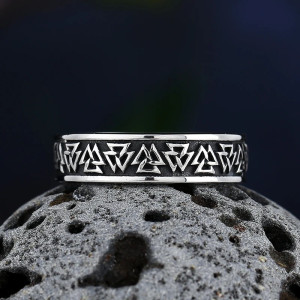 détails de la Bague Viking Valknut de Guerrier