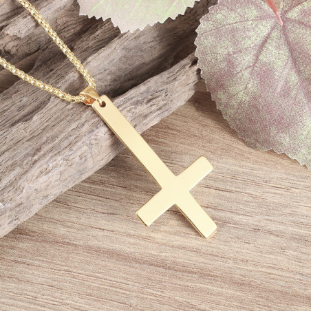 Collier Croix de saint Pierre avec pendentif couleur or