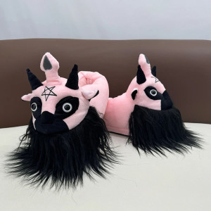 Magnifiques Pantouffles Gothique Baphomet en peluche - noir ou rose !