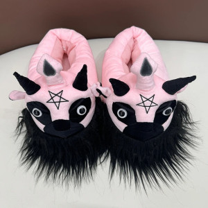 Pantouffles Gothique Baphomet en peluche - noir ou rose ! avant cote