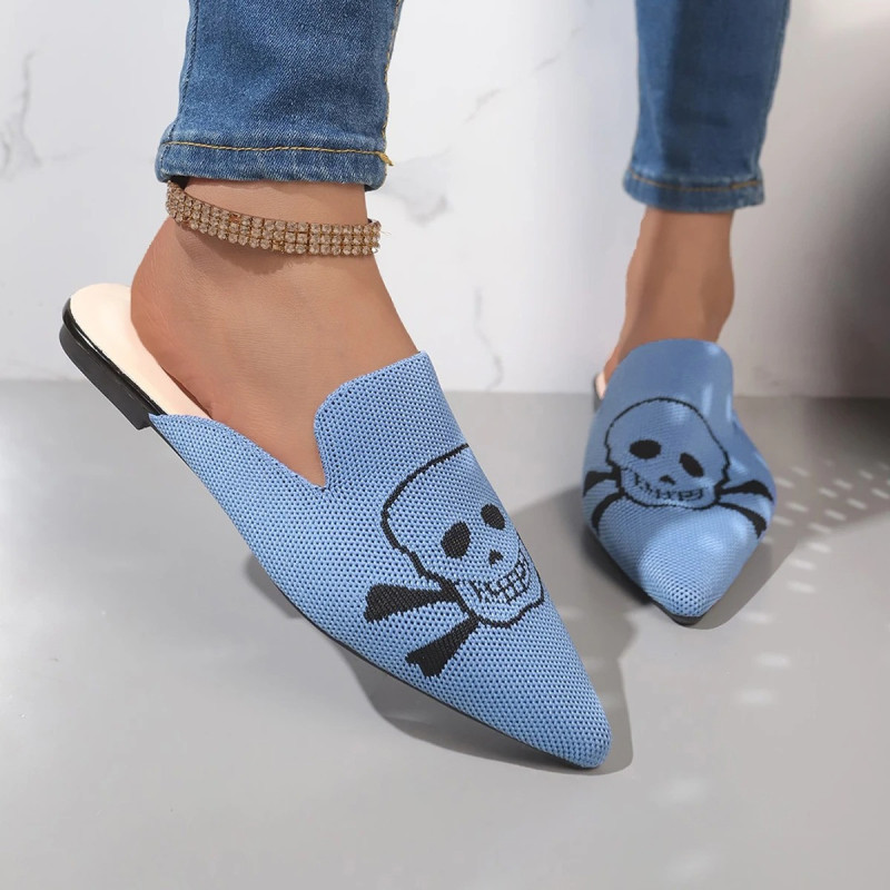 vue côté des Sandales Tête de Mort mofit Skull Mules à talons bas pour femmes couleur bleu