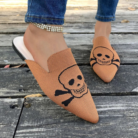 vue côté des Sandales Tête de Mort mofit Skull Mules à talons bas pour femmes couleur beige