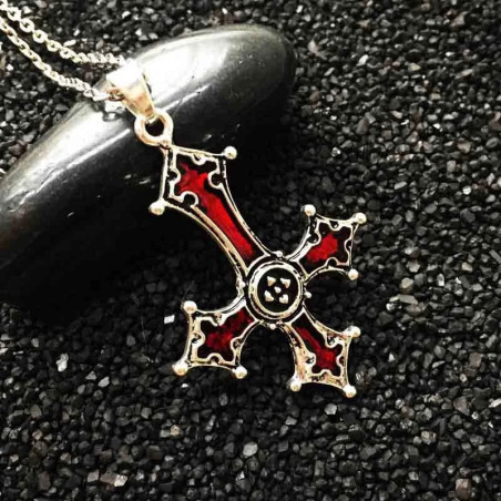Collier anti christ croix rouge avec pendentif détails