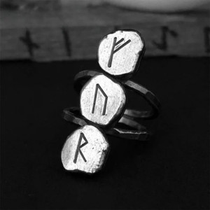 Détails de la Bague Viking amulette Rune rétro en acier inoxydable