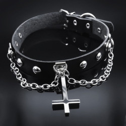 collier Gothique ras du cou en Cuir avec croix antichrist détails