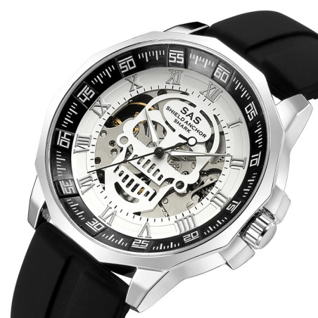 vue avant de la Montre Tête de mort rétro classique en acier inoxydable