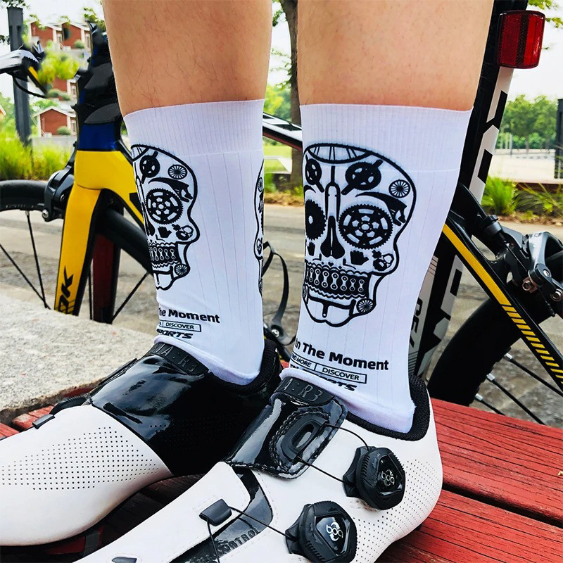 Chaussettes de Cyclisme Tête de Mort Gear couleur blanche
