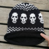 vue complète du Bonnet en Tricot à Motif Tête de Mort