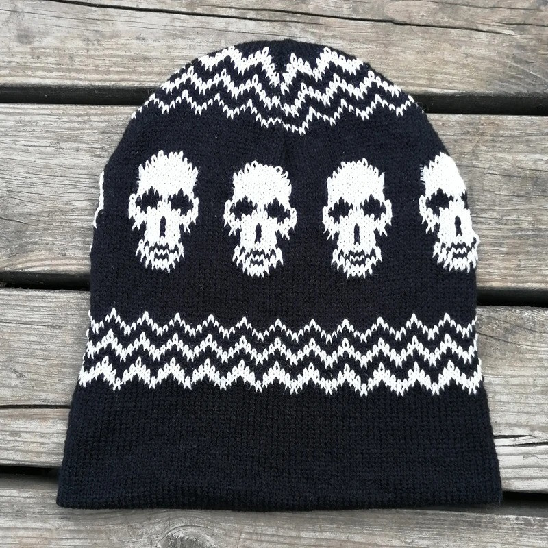 Bonnet en Tricot à Motif Tête de Mort